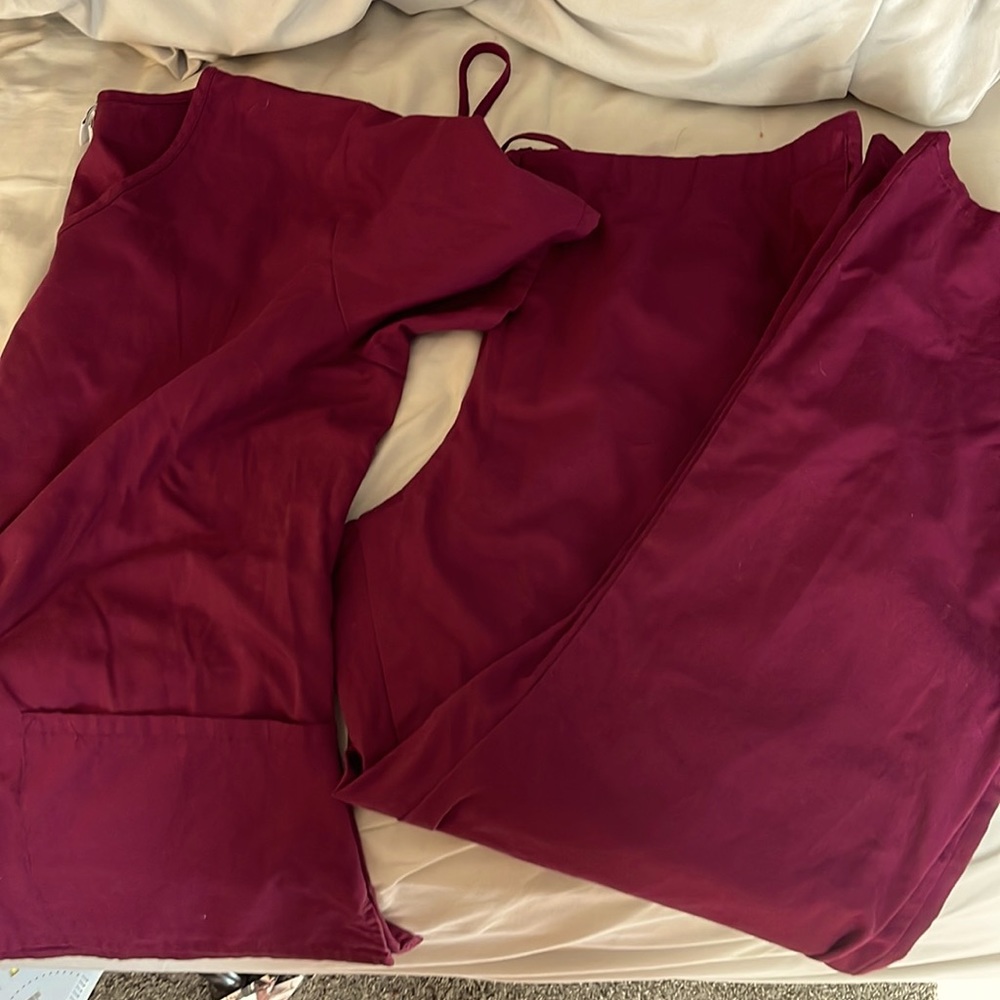 Scrub set